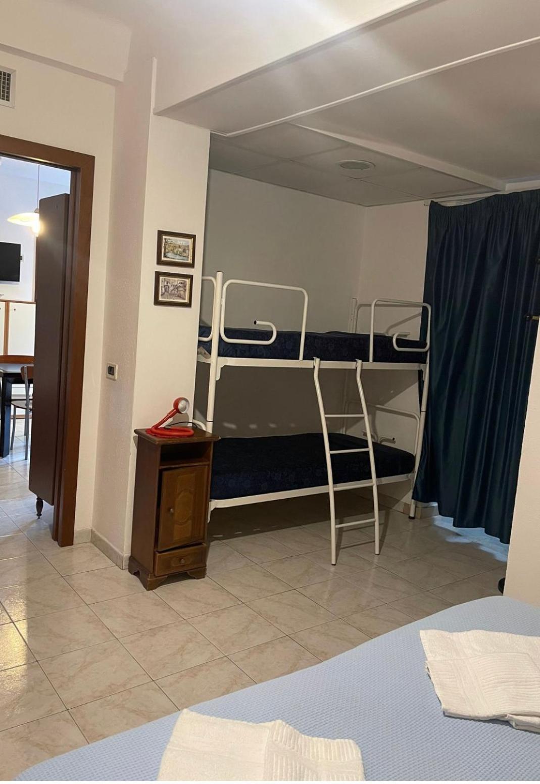 Casavacanze Internazionale Diano Marina Ngoại thất bức ảnh