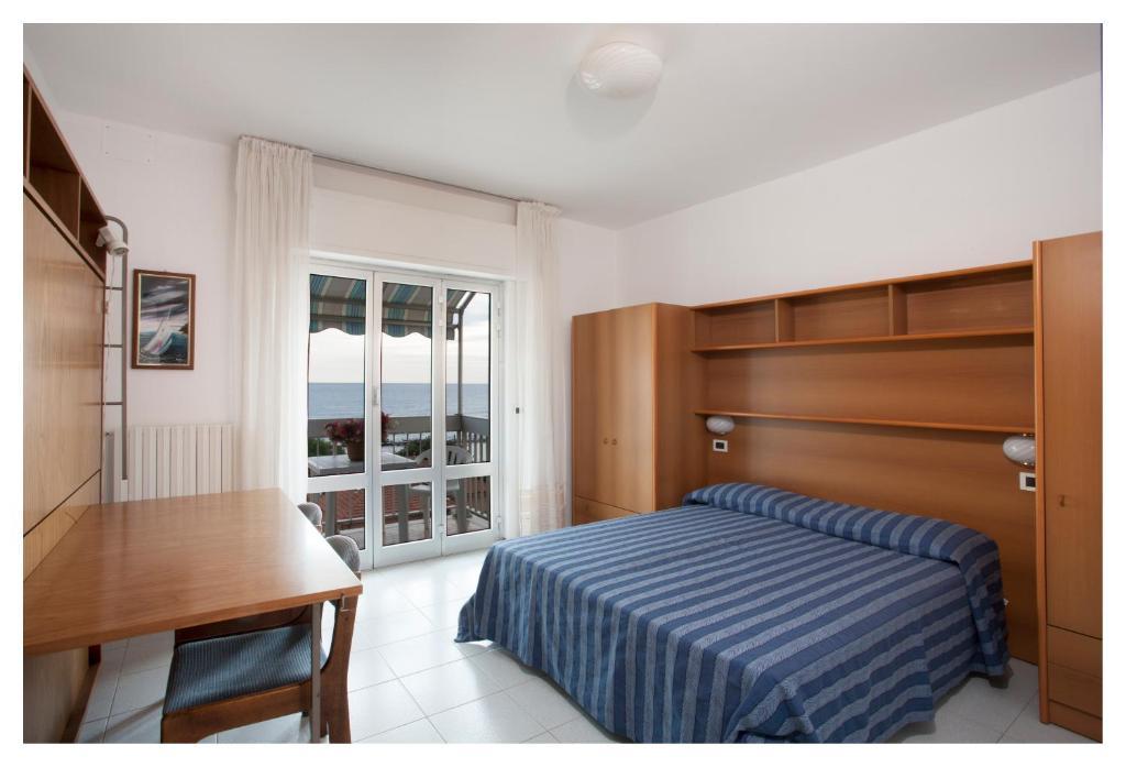 Casavacanze Internazionale Diano Marina Phòng bức ảnh